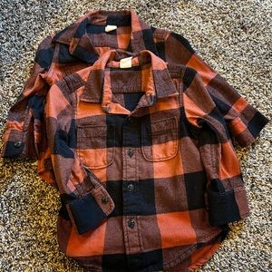 *Twins* 2 Gap button down shirts, worn once for pictures